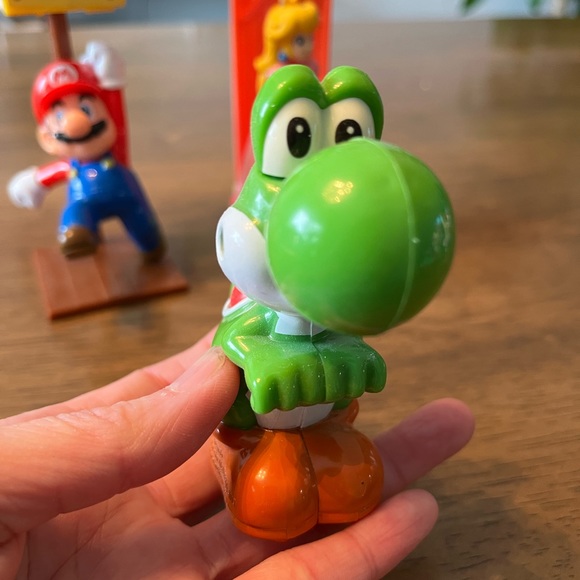 ✨2013 McDonald’s happy meals toys - Mario figures set - Picture 6 of 11